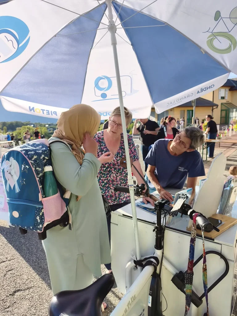 Stand aux abords de la mairie